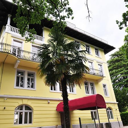 Hotel Villa Laurel Ловран Екстер'єр фото