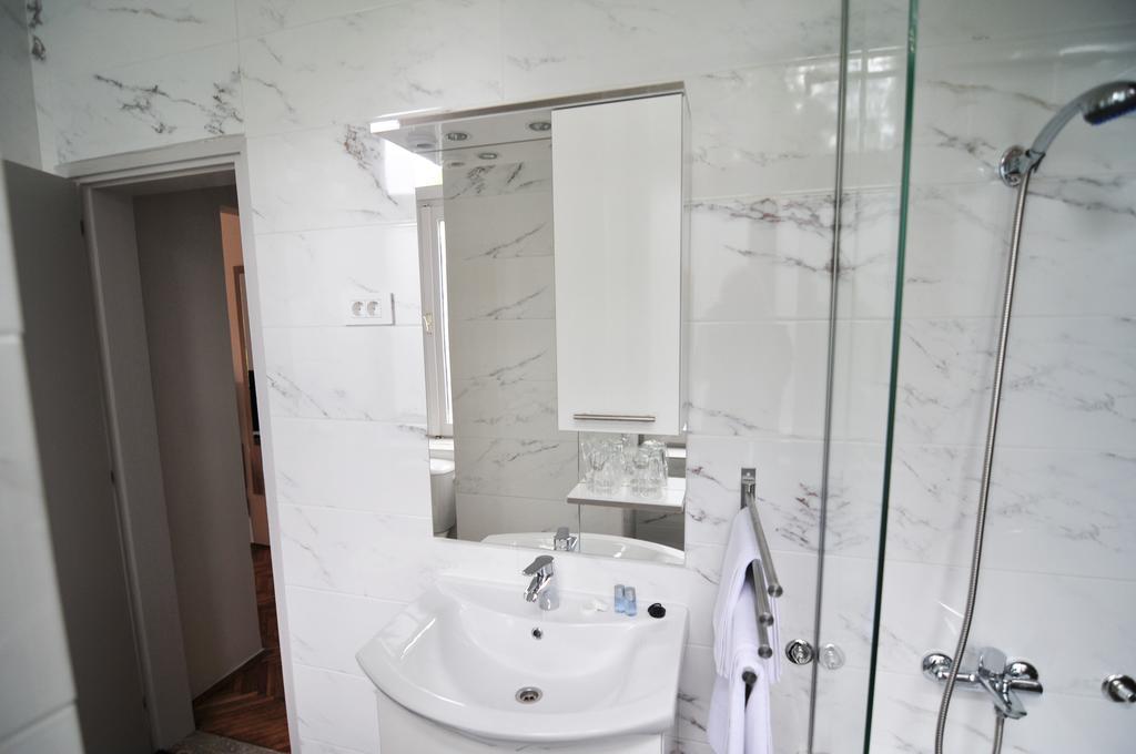 Hotel Villa Laurel Ловран Екстер'єр фото