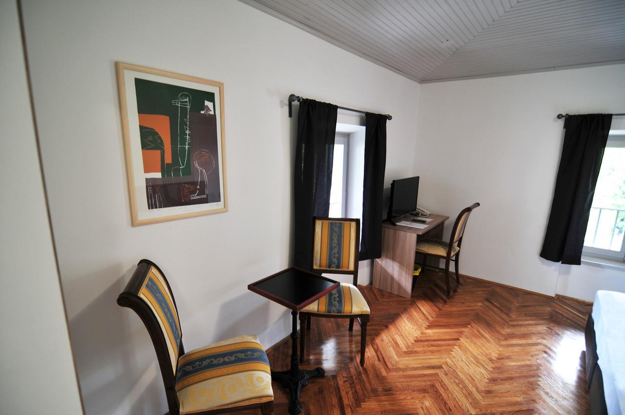 Hotel Villa Laurel Ловран Екстер'єр фото