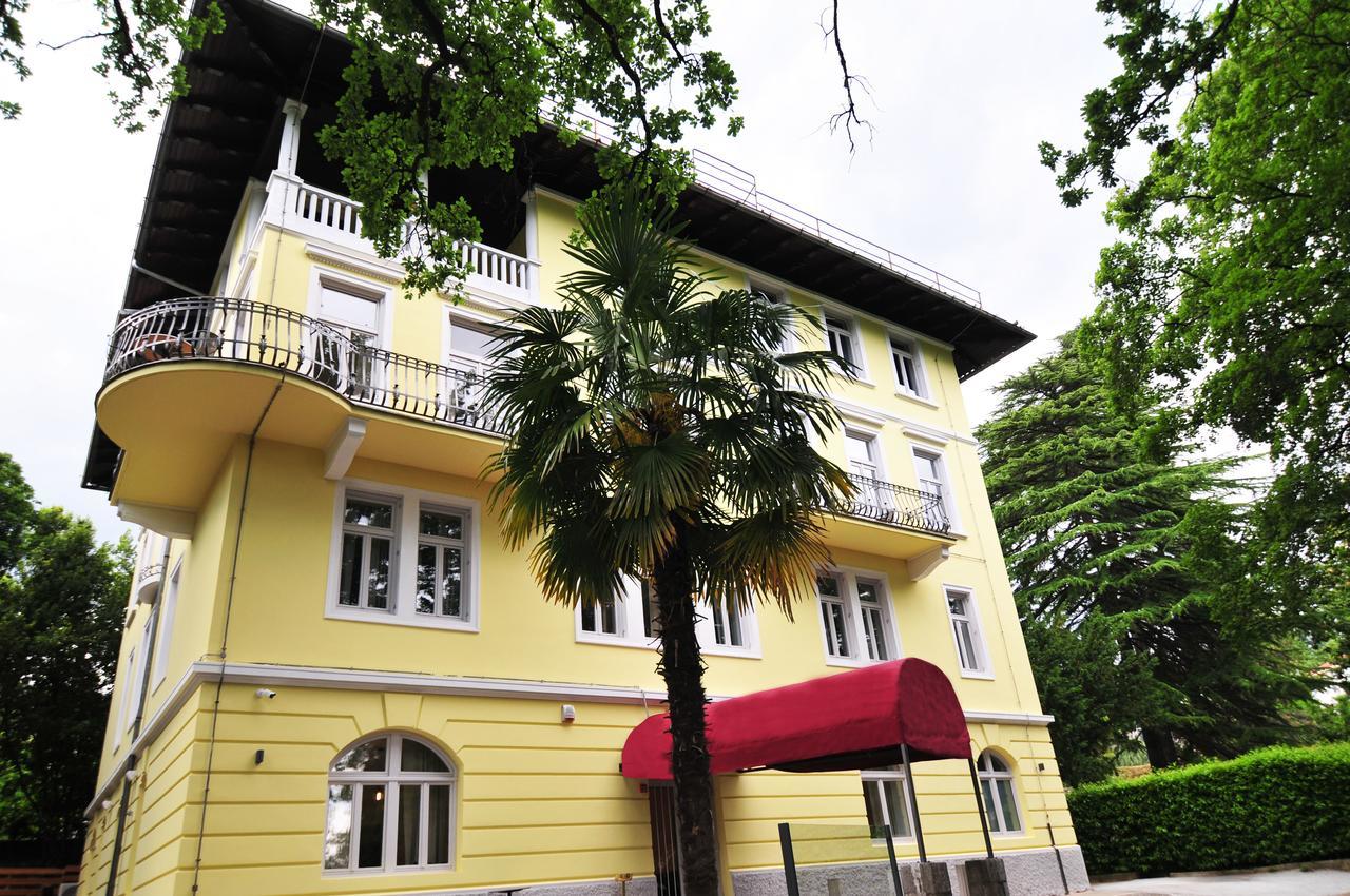Hotel Villa Laurel Ловран Екстер'єр фото